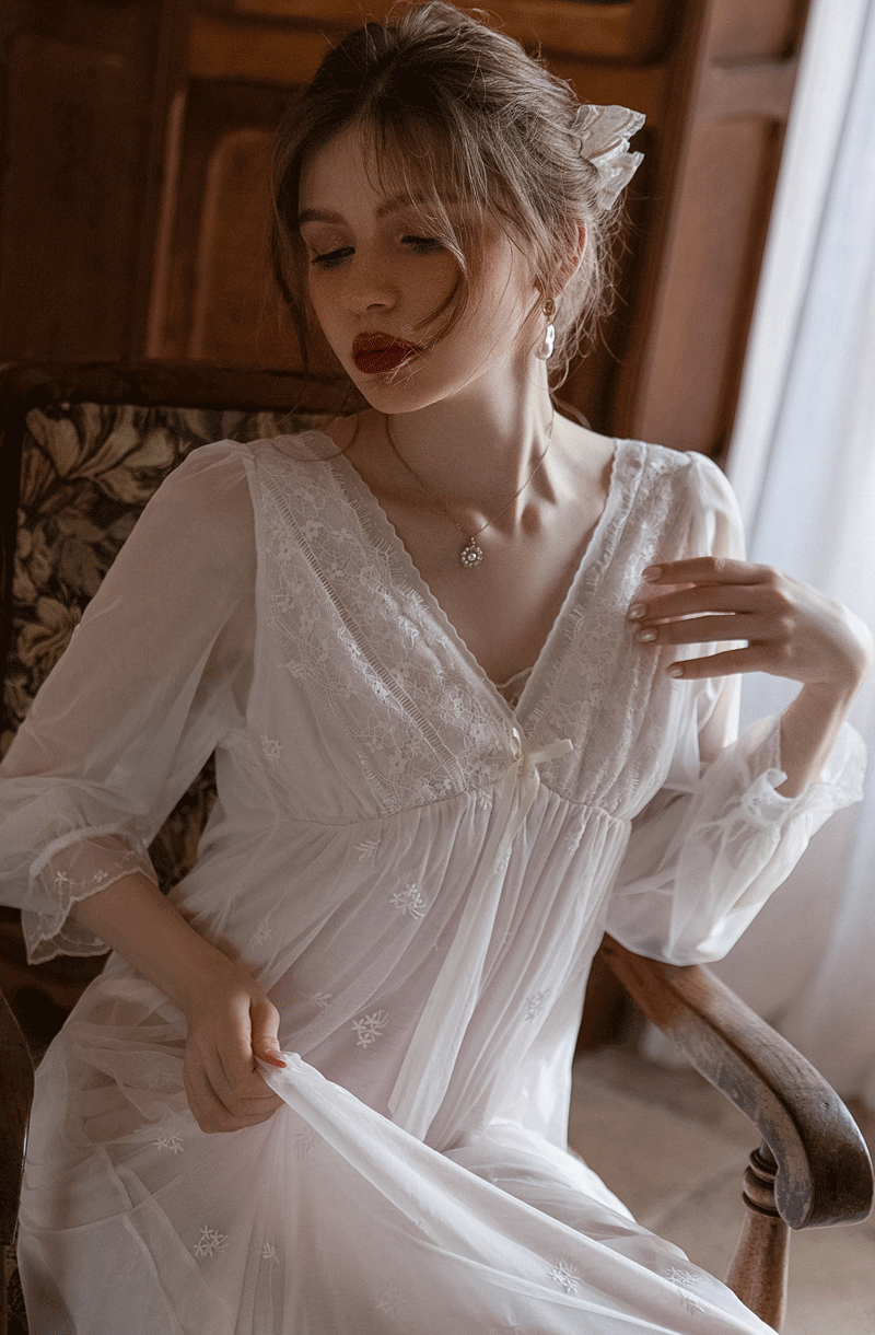 Royal Style Lace Long Dress